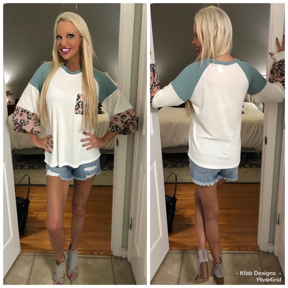 🛍LAST 1! Mint/Blush Animal Print Contrast Top - Picture 2 of 7